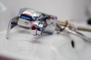 Comment détecter une fuite d’eau dans une maison ? Guide complet 2026